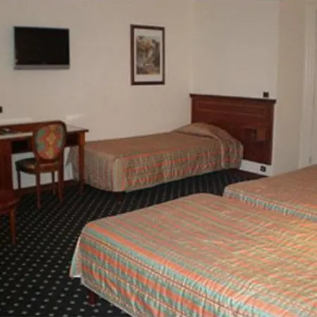 Bristol Отель 4*