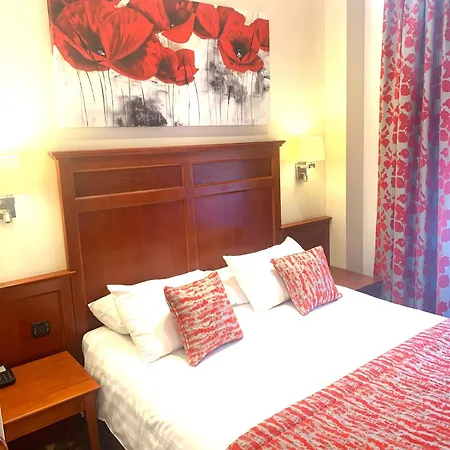 Bristol Hotell 4*