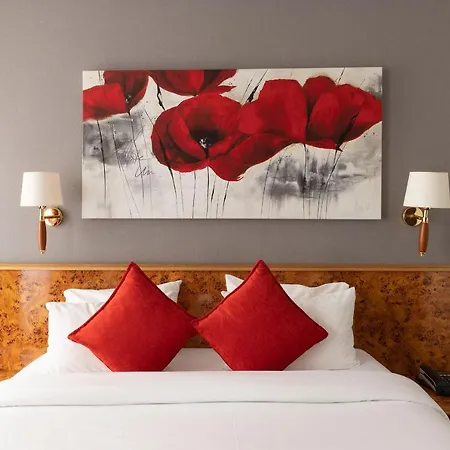 Hotell Bristol 4*