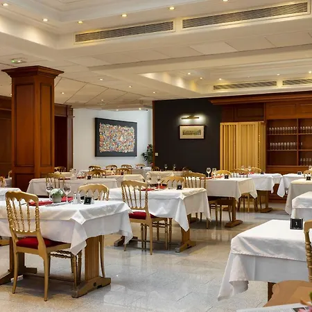 Отель Bristol 4*