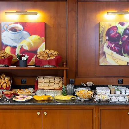 Отель Bristol 4*