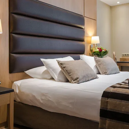 Bristol Отель 4*