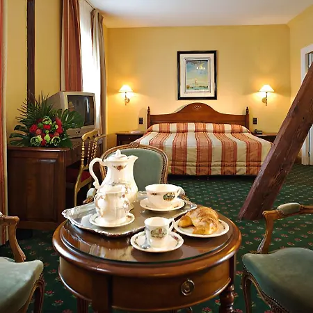 Bristol Hotell 4*